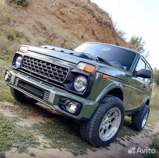 Решетка радиатора Нива Магнум (Гелик-style)