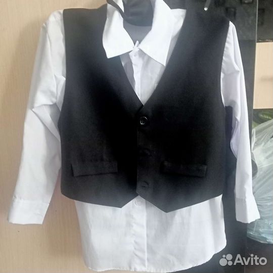 Продаю костюм