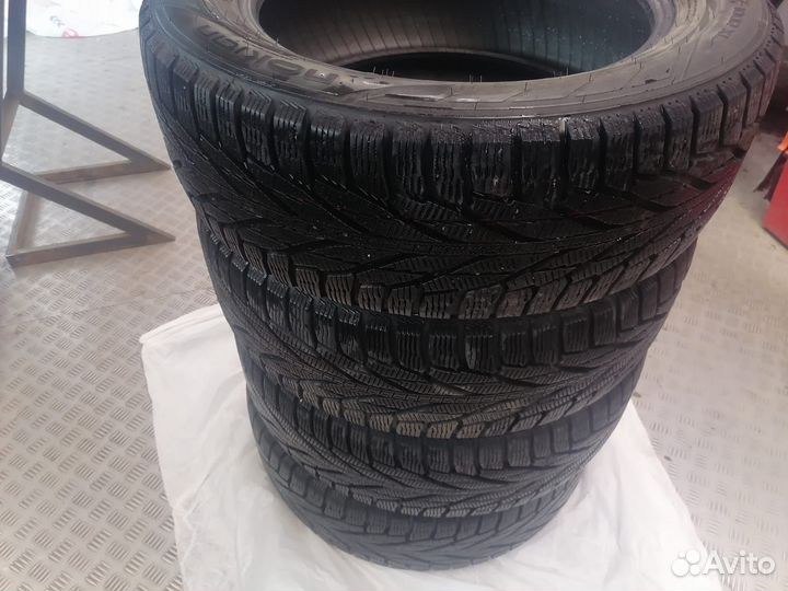 Nokian Tyres Hakkapeliitta R2 SUV 215/60 R17