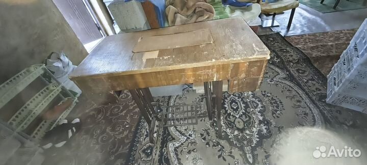 Старая швейная машинка LADA, самовывоз