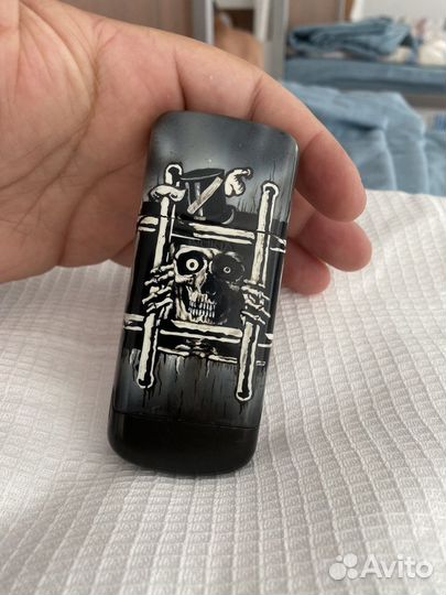 Телефон Nokia 8600 Luna