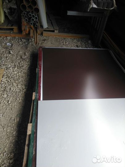 Лист металла гладкий