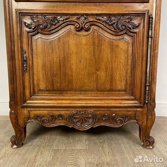 Антикварная витрина