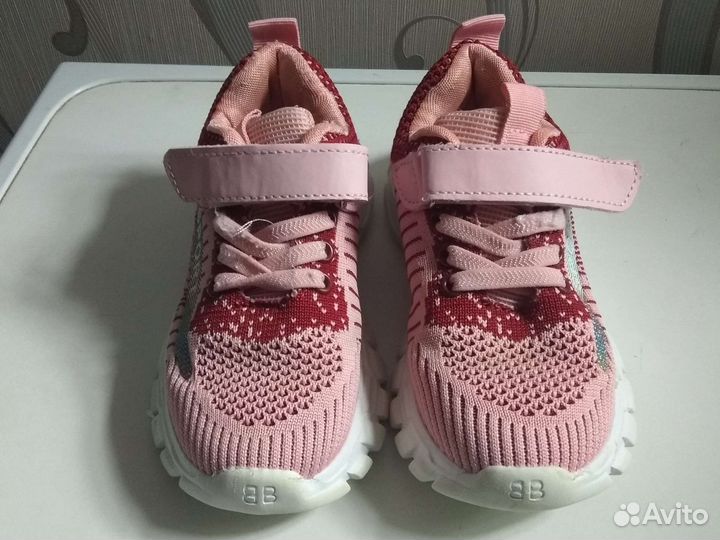 Кроссовки для девочки