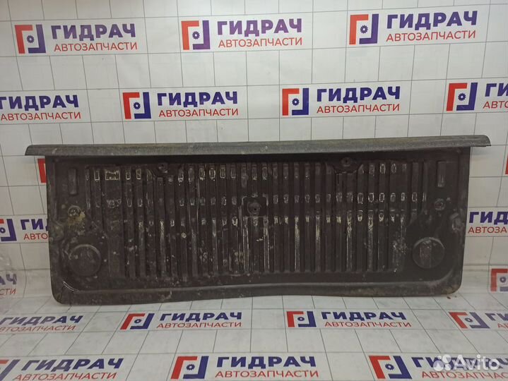 Обшивка двери багажника Volkswagen Amarok (2H)