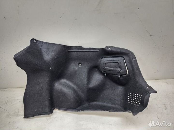 Обшивка багажника задняя правая Kia Rio 3