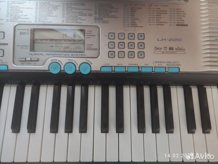 Синтезатор casio Lk- 220