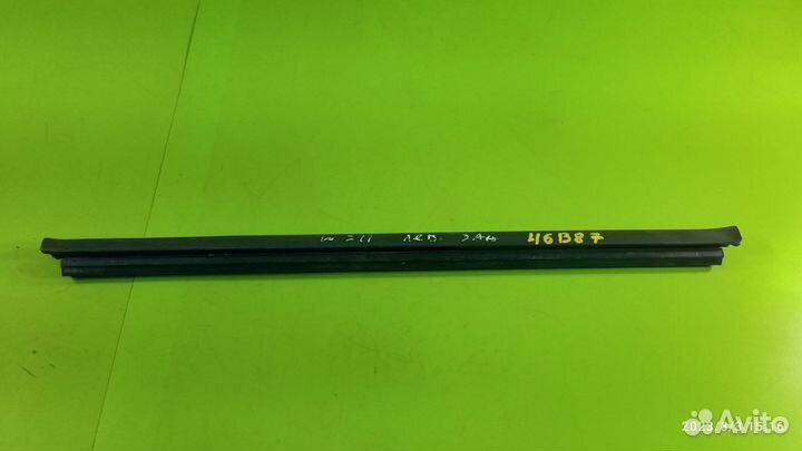 Уплотнитель стекла двери для Mercedes-Benz W211