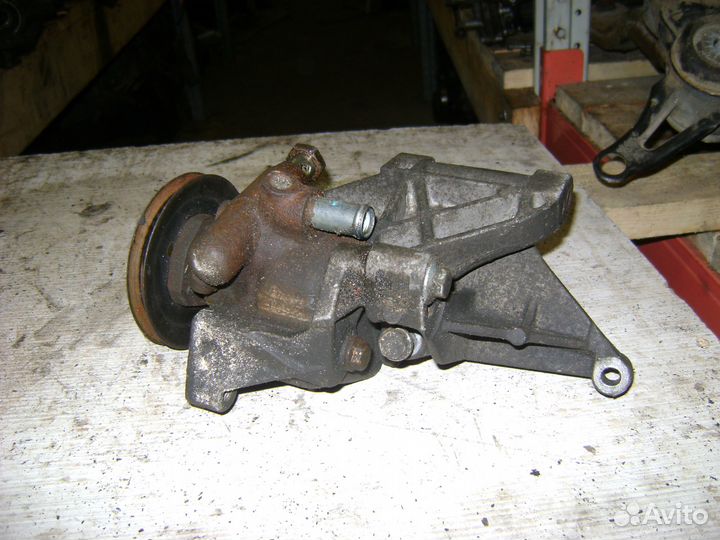 Насос гур Volkswagen Vento 26016947