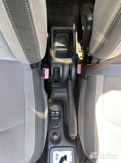 Центральная консоль Peugeot 206