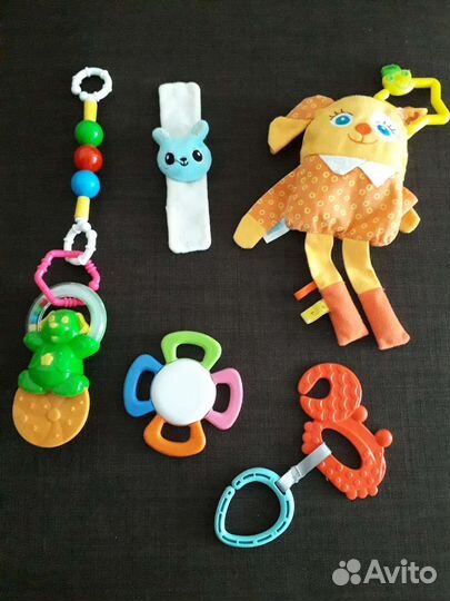 Развивающие игрушки для малышей пакетом