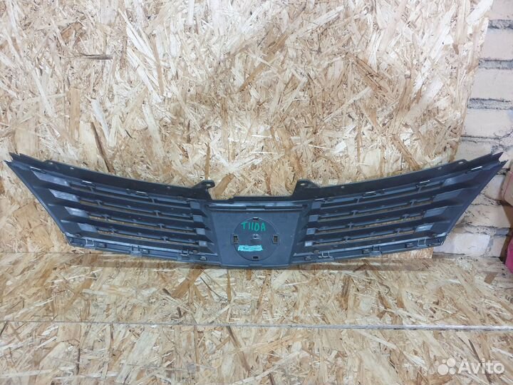 Решетка радиатора Nissan Tiida (C11) 2007-2014