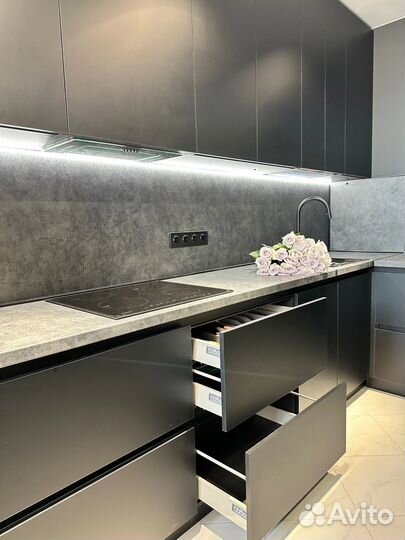 Угловая кухня на заказ. Фабрика в Челябинске