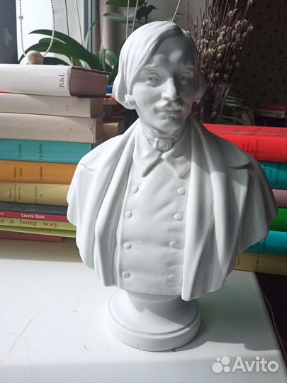 Фарфоровые статуэтки лфз Пушкин Гоголь 23-26 см