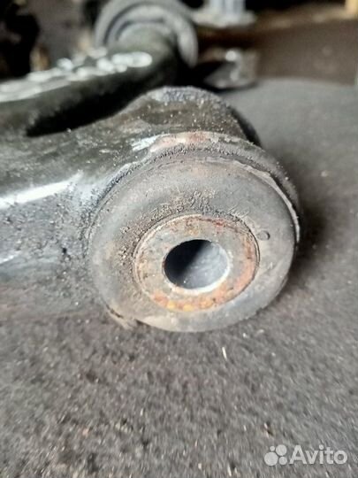 Рычаг подвески передний правый Ford Kuga 2012