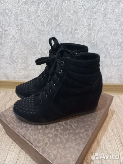 Ботинки женские 39 размер