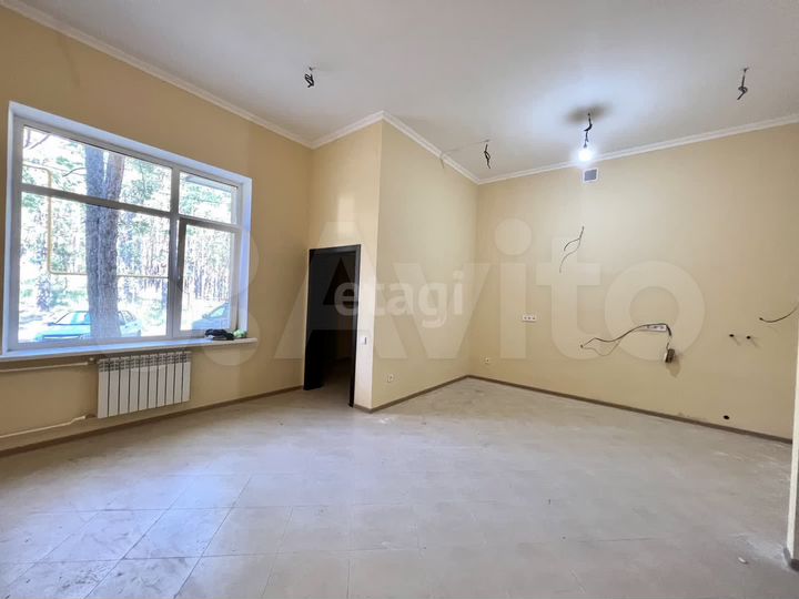 3-к. квартира, 93,7 м², 1/3 эт.