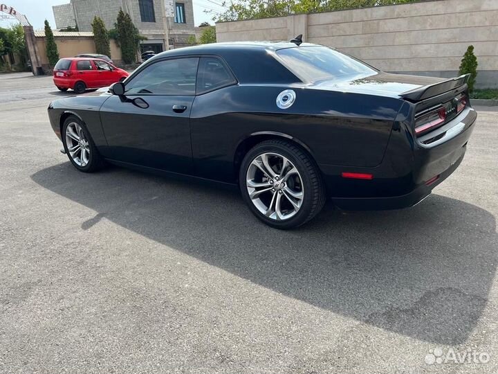 Dodge Challenger 3.6 AT, 2022, 5 000 км