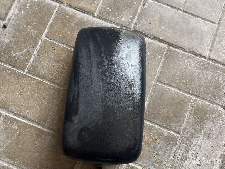 Подлокотник на Kia Cerato 2 846601M000WK