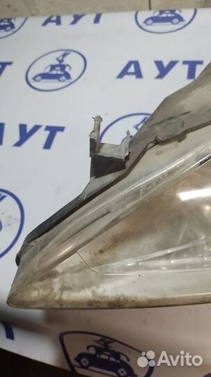 Фара левая Peugeot 307 дефект