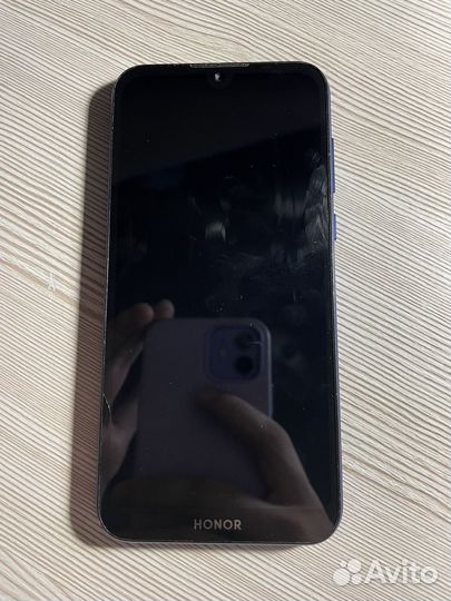 Телефон honor 8s