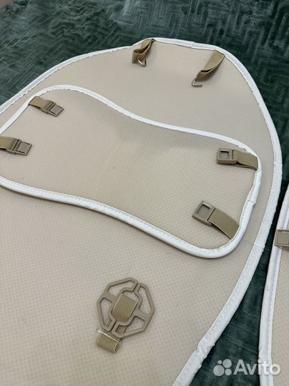 Чехлы на автомобильные сидения универсальные