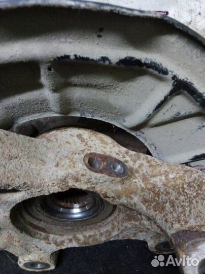 Кулак (цапфа) передний левый Chevrolet Aveo T300