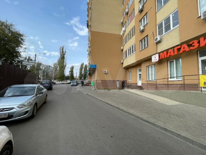 Торговая площадь, 348.7 м², можно половину