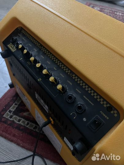 Гитарный комбоусилитель