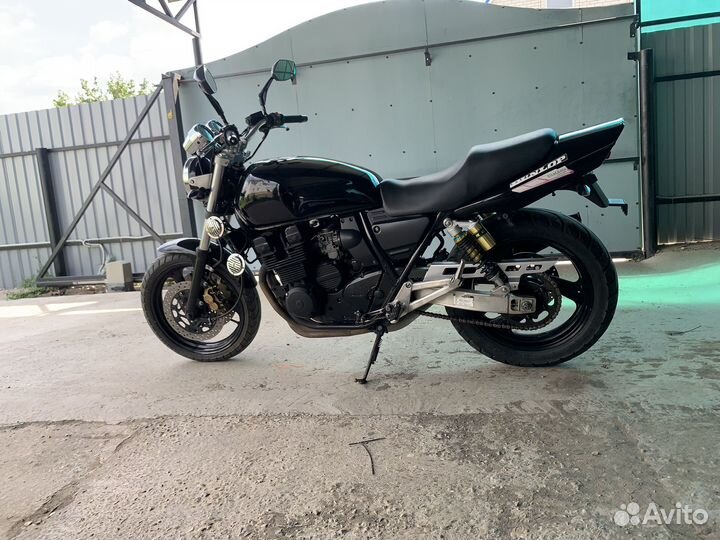 Yamaha XJR 400