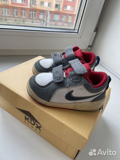 Кроссовки и сандали