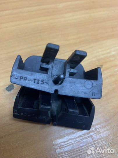 Кнопка правого кармана Suzuki SkyWave 400 ck43