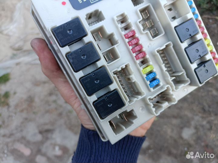 Блок предохранителей ipdm Nissan
