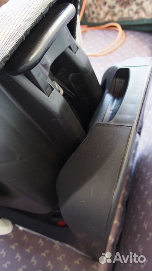 Детское автомобили кресло Сhicco 9-18 кг