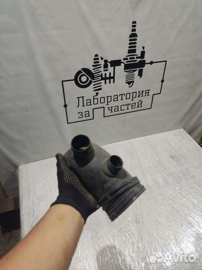 Патрубок воздушного фильтра Volkswagen Jetta 5