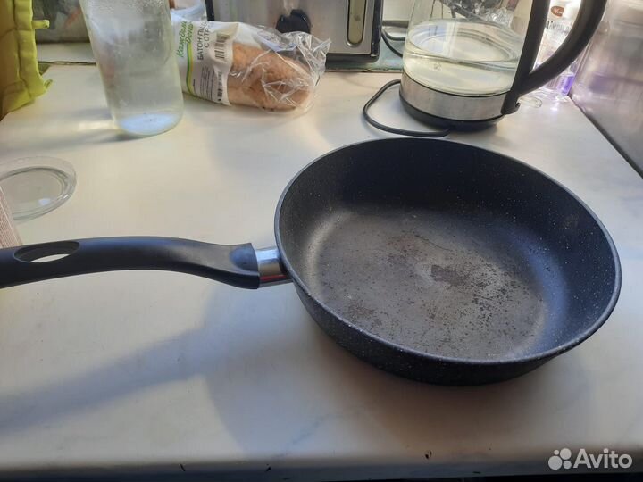 Сковорода 26 и стеклянные крышки 20 24