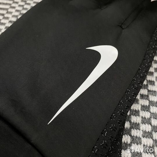 Перчатки Nike