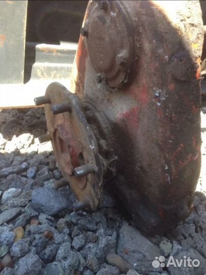 Бортовой редуктор Т-16