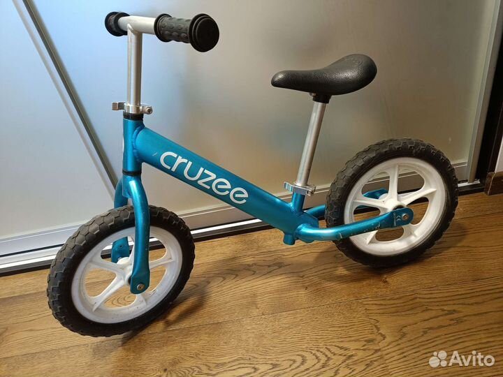 Беговел Cruzee Ultra Lite 12