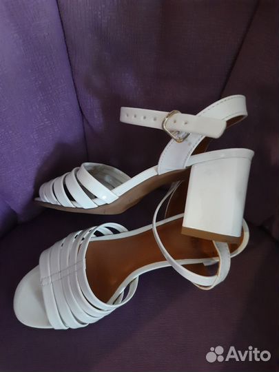 Босоножки женские