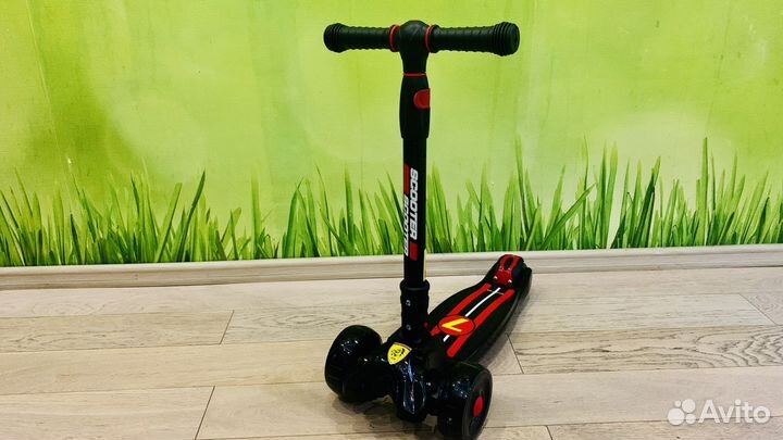 Самокат Феррари трехколёсный