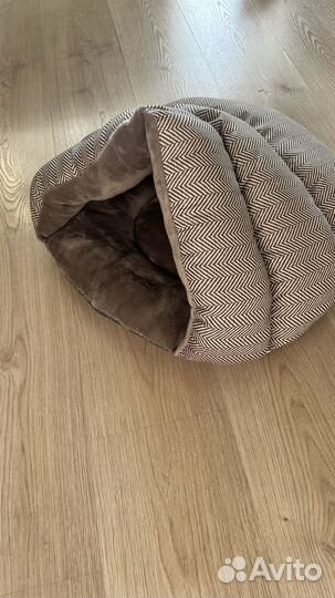 Лежанка новая для кошек