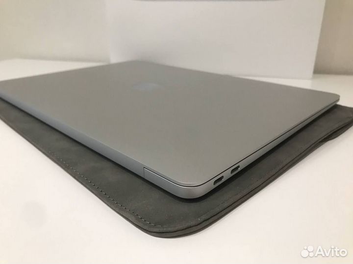 MacBook Air M1 (2020)