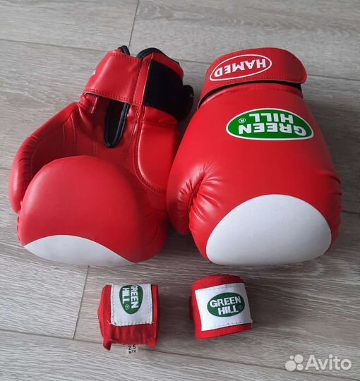 Боксерские перчатки