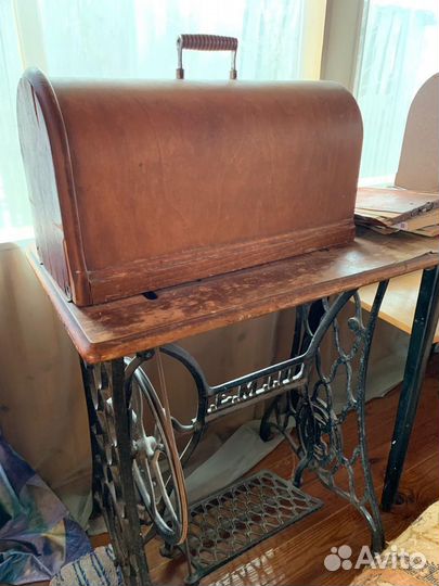 Швейная машина Singer