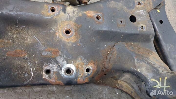 Балка подвески передняя Mitsubishi Outlander, 2004