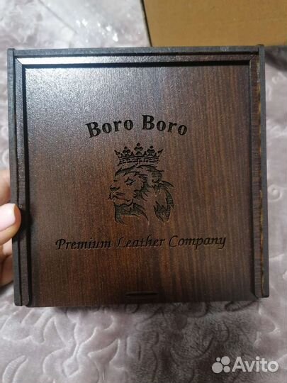 Кожаный ремень в подарочной деревянной коробке