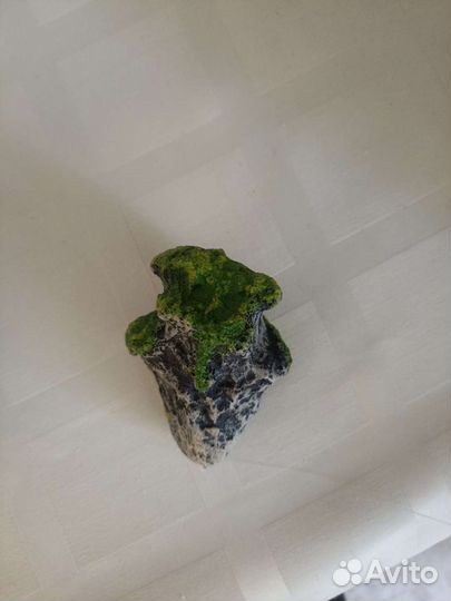 Грот, плавающий остров