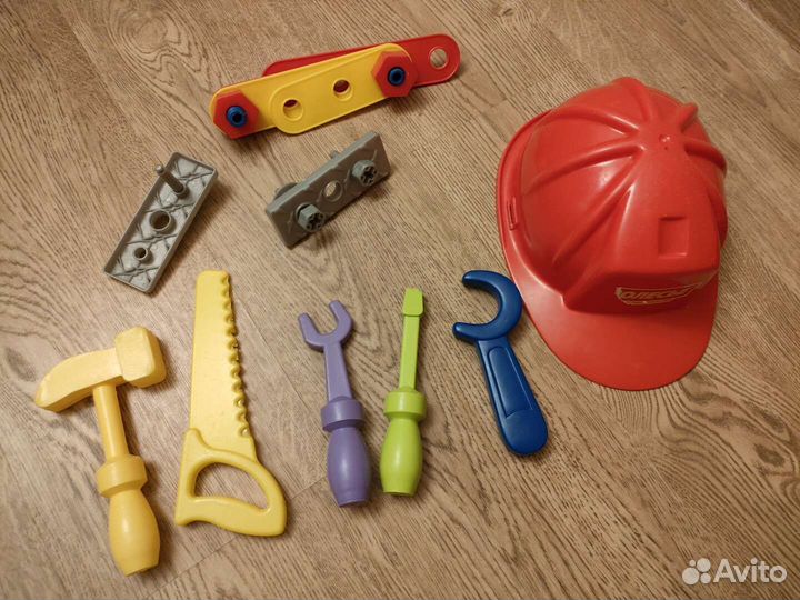 Игрушки инструменты, каска