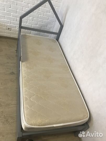 Детская кровать-домик «Бельмарко»